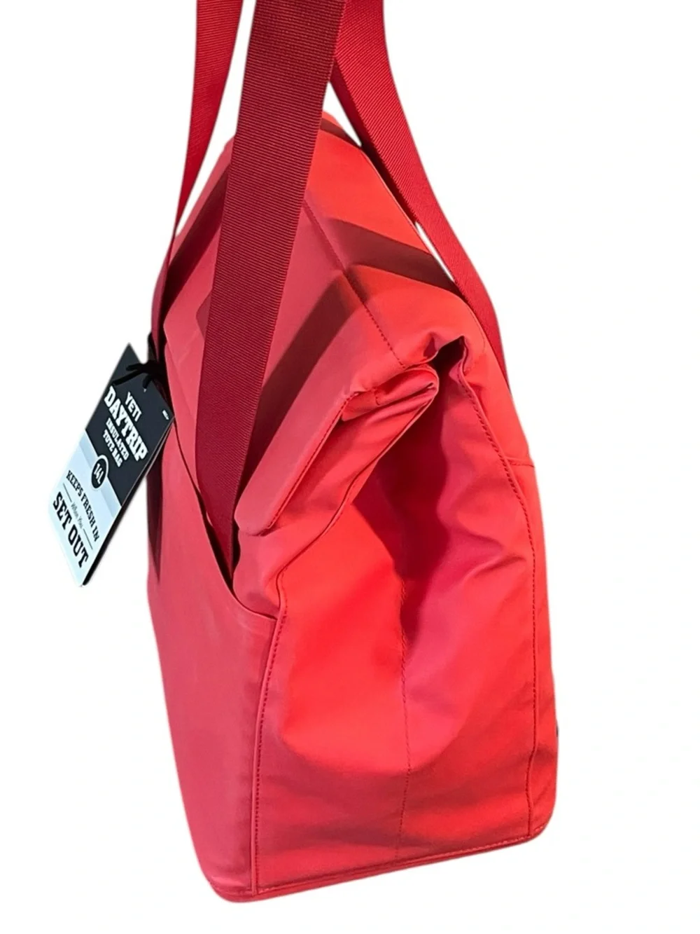 NWT YETI DAYTRIP INSULATED COOLER  BAG 14L IN RESCUE RED